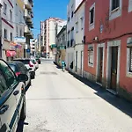 Pillows בית הארחה 3*