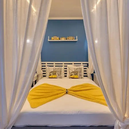 Pillows Peniche Townhouse Peniche