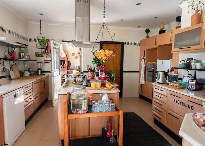 Pillows בית הארחה 3*