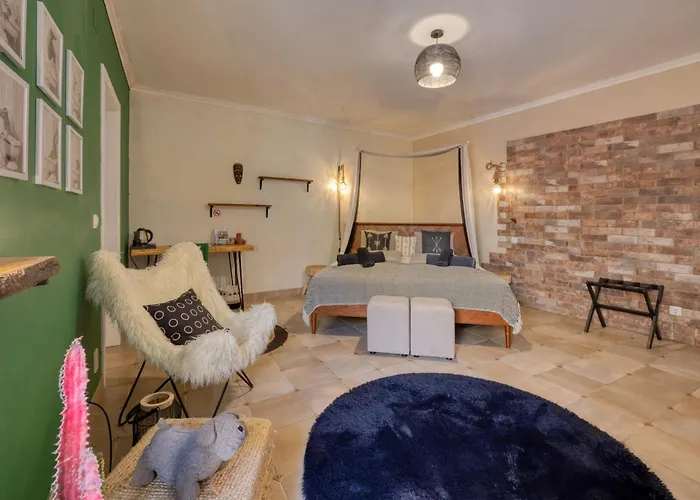 Pillows בית הארחה פניש