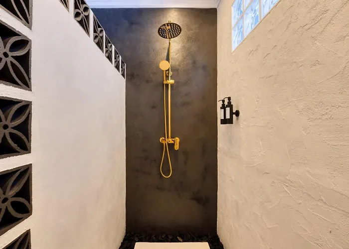 Pillows בית הארחה פניש